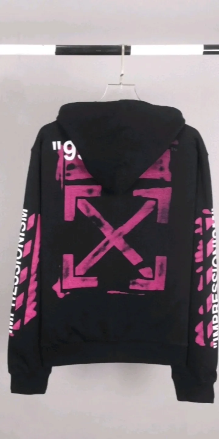 Real shot of the video - the top tested version OFF-WHITE (OW) 99 pink oil graffiti for men and women couples pure cotton loose pullover hooded sweatshirt jacket zipper professional handmade dot printing, delicate and full, strong color layering, the printing is breathable and non-sticky! The gradient of the layers is clear, the texture and texture are visible, the fabric and printing are completely combined, and the frosted feel is delicate. The fabric is made of 460g fish scale terry cotton fabric, which has a full drape. Customized zipper pull with OFFWHITE metal engraving on it and a concave feel. This is a must-see for identification. The hat rope pendant clock has metal engravings. This is a detail that is easily overlooked.  Like Monet's oil paintings, it has always occupied the top sales list on major domestic and foreign platforms, and offline stores can also be said to be often out of stock.  Couple matching, personalized and trendy! Elegant and classic style, versatile for daily use. Couple style 👫 Suitable for both men and women. Size chart Recommended 180-220 pounds P: 420